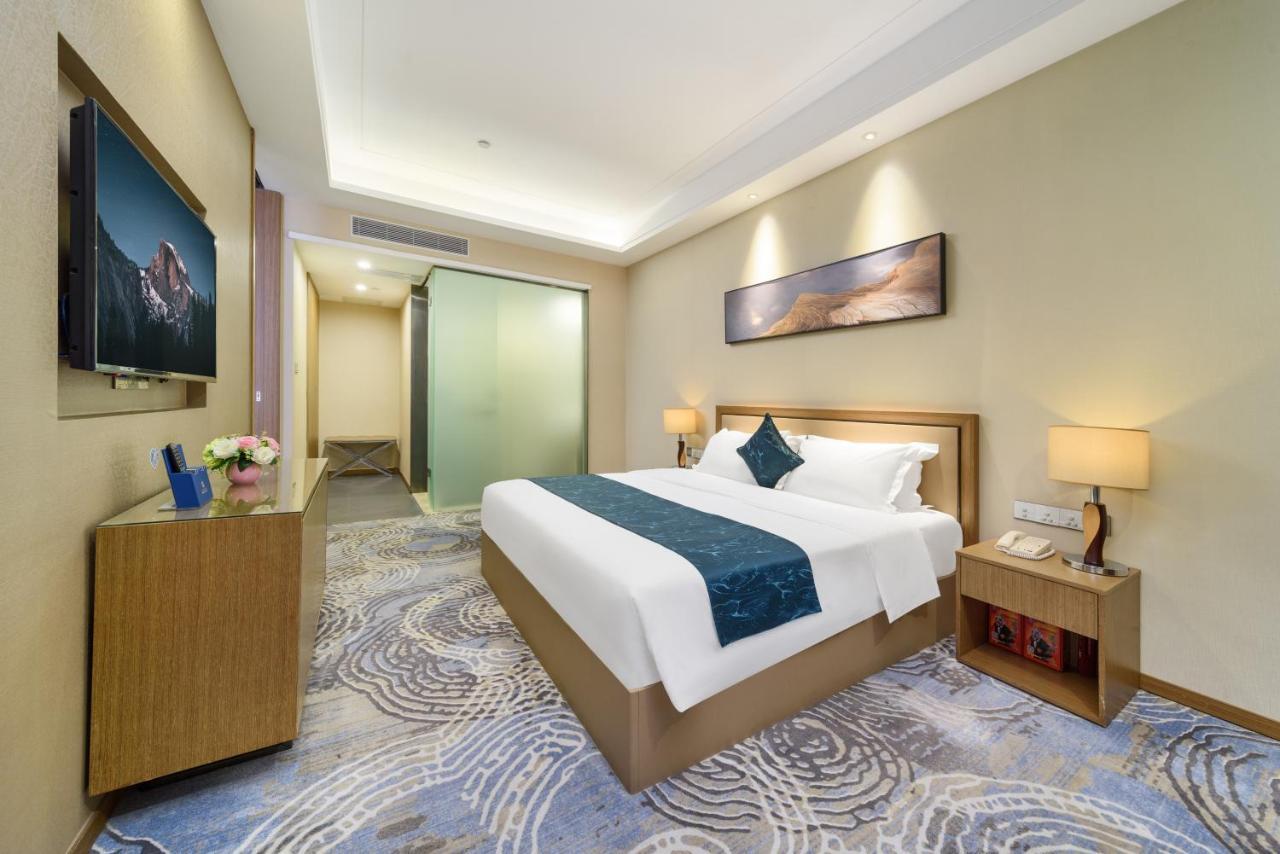 Qianhai Holiday Hotel เซินเจิ้น ภายนอก รูปภาพ