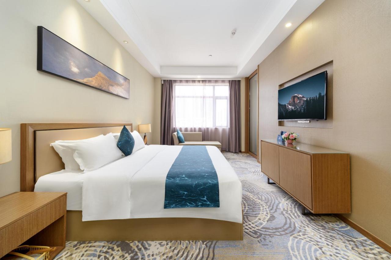 Qianhai Holiday Hotel เซินเจิ้น ภายนอก รูปภาพ