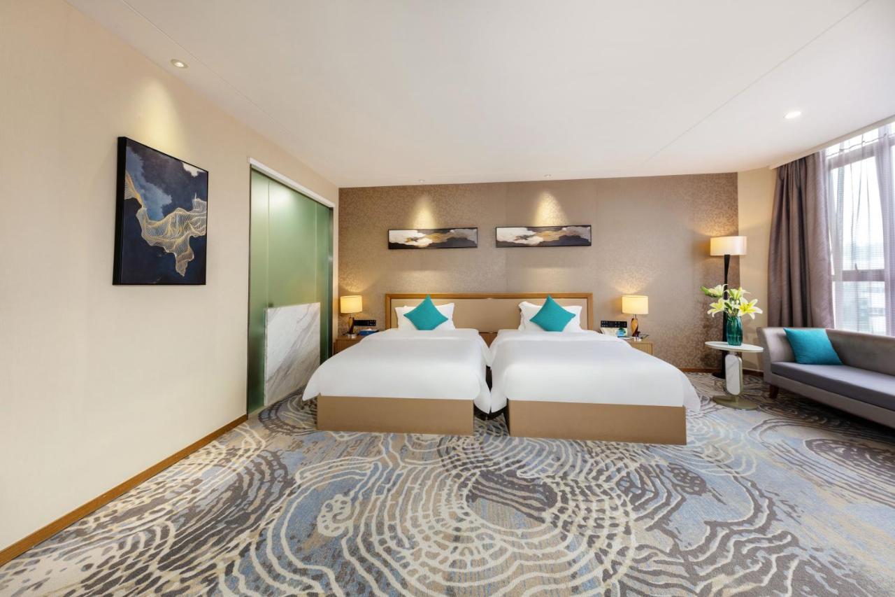 Qianhai Holiday Hotel เซินเจิ้น ภายนอก รูปภาพ