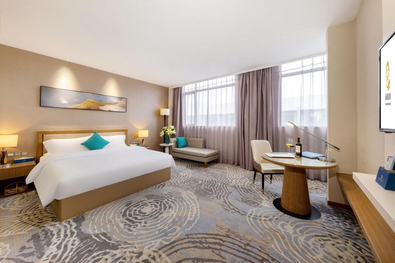 Qianhai Holiday Hotel เซินเจิ้น ภายนอก รูปภาพ